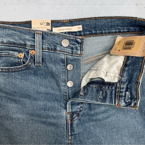 NWT Levi's Women's Jeans High-Rise Wedgie Straight Cropped Raw Edge Hem Size 26 - Picture 9 of 15